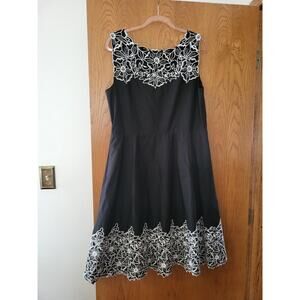 Beautiful Talbots Cotton Linen Black and White Floral Detail Dress Size 16 EUC!